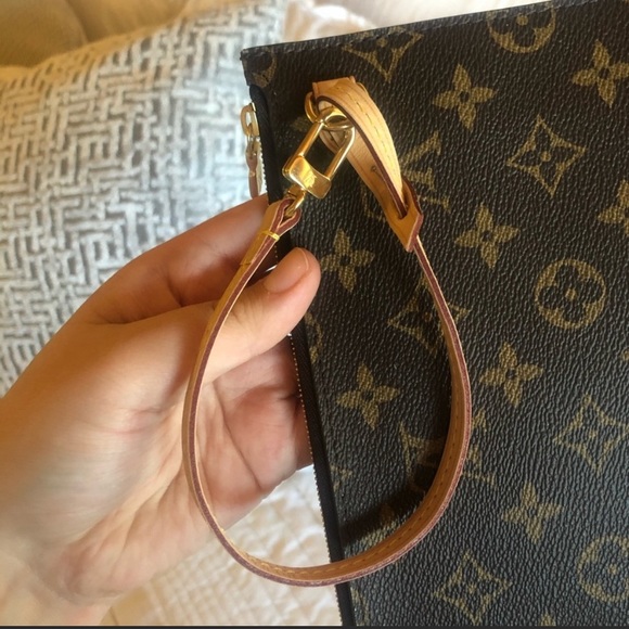 Louis Vuitton Pouch - Picture 3 of 9